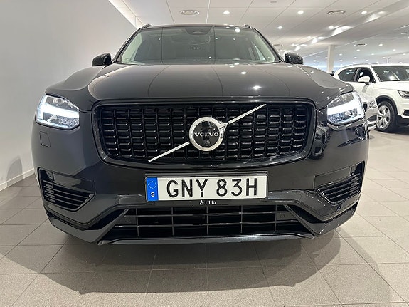 Volvo XC90 2 of 26