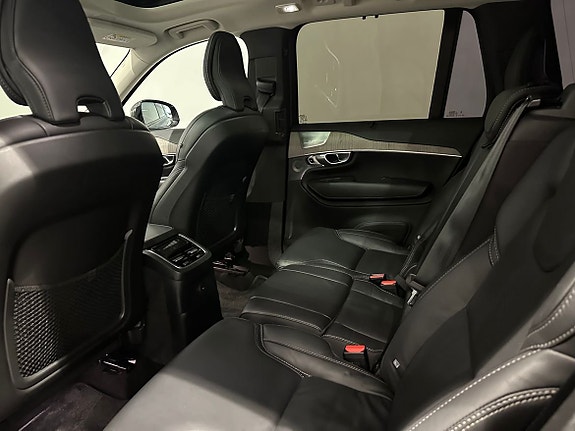 Volvo XC90 14 of 26