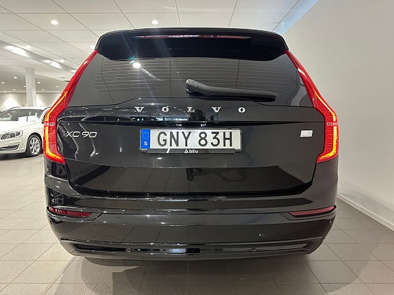 Volvo XC90 10 of 26