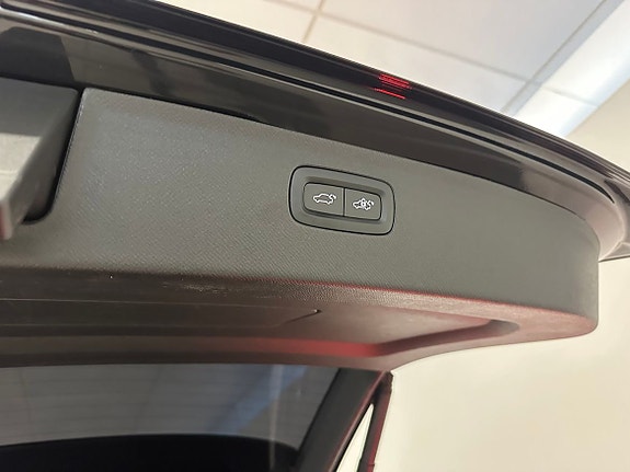 Volvo XC90 13 of 26