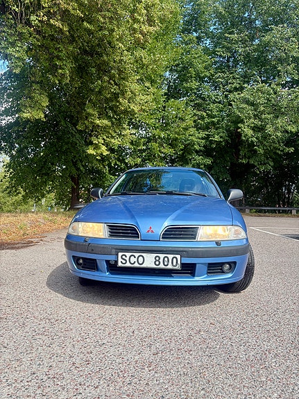 Mitsubishi Carisma 3 of 5
