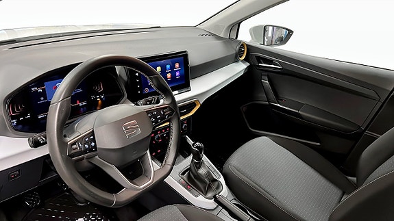 Seat Arona 7 of 21