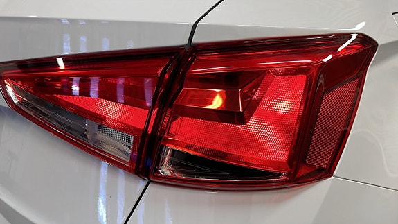 Seat Arona 14 of 21