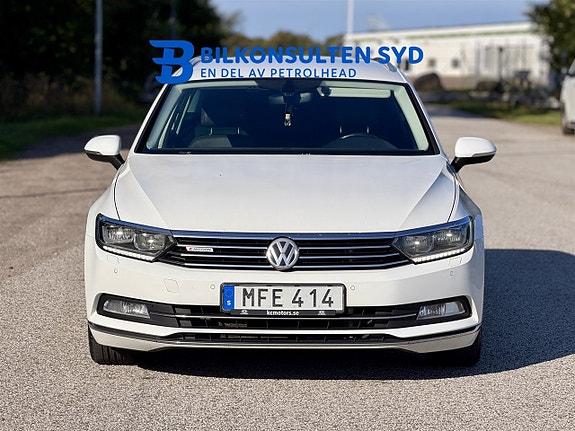 Volkswagen Passat 2 of 16