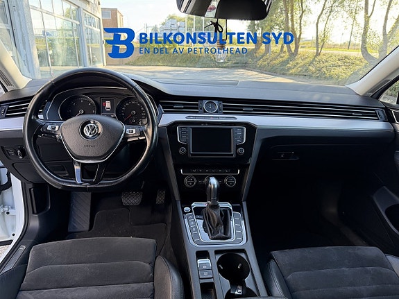 Volkswagen Passat 8 of 16