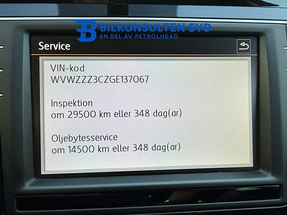 Volkswagen Passat 11 of 16