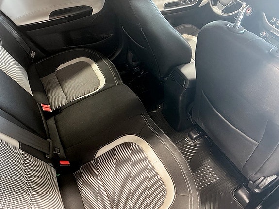 Kia Ceed 10 of 13