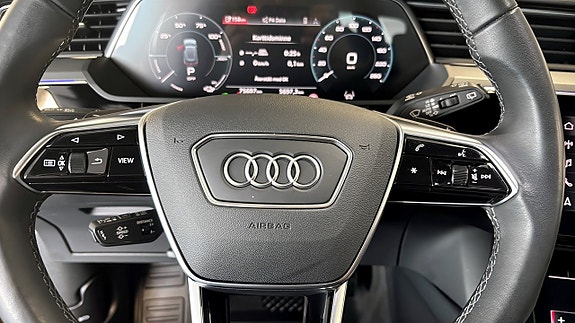 Audi Q8 18 of 24