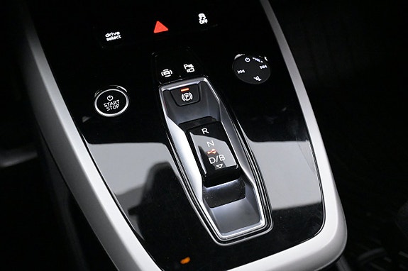 Audi Q4 e-tron 22 of 27