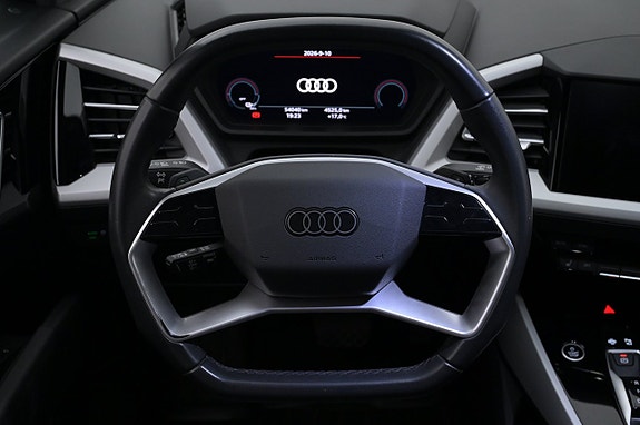 Audi Q4 e-tron 7 of 27