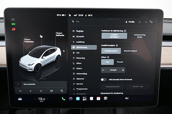 Tesla Model Y 15 of 27
