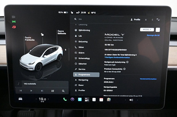 Tesla Model Y 14 of 27