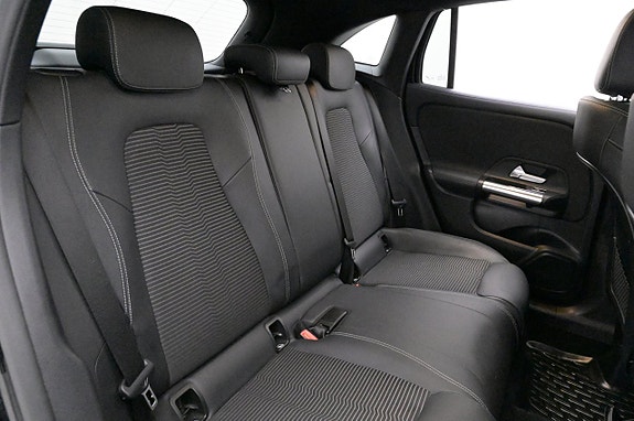 Mercedes-Benz GLA250 e 25 of 27