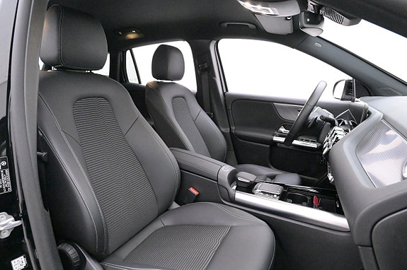 Mercedes-Benz GLA250 e 14 of 27