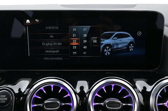 Mercedes-Benz GLA250 e 18 of 27