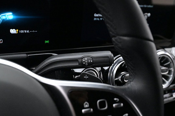 Mercedes-Benz GLA250 e 8 of 27