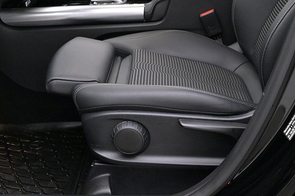 Mercedes-Benz GLA250 e 13 of 27