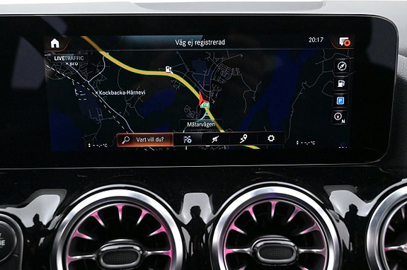 Mercedes-Benz GLA250 e 17 of 27
