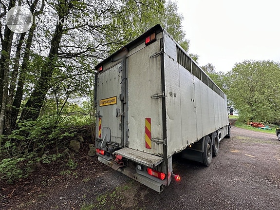 Volvo FM-440 6X2 djurtransport enplans 5 of 27