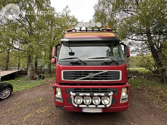 Volvo FM-440 6X2 djurtransport enplans 2 of 27