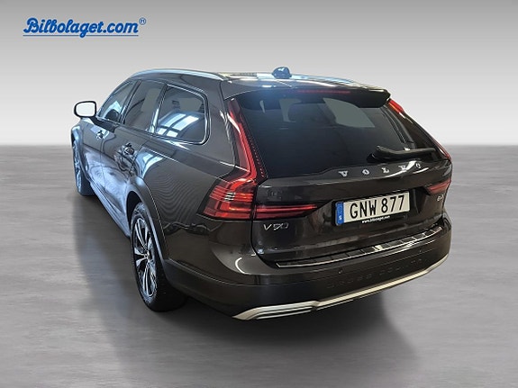 Volvo V90 Cross Country 7 of 11