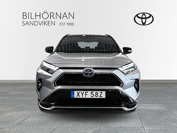 Toyota RAV4 6 of 13