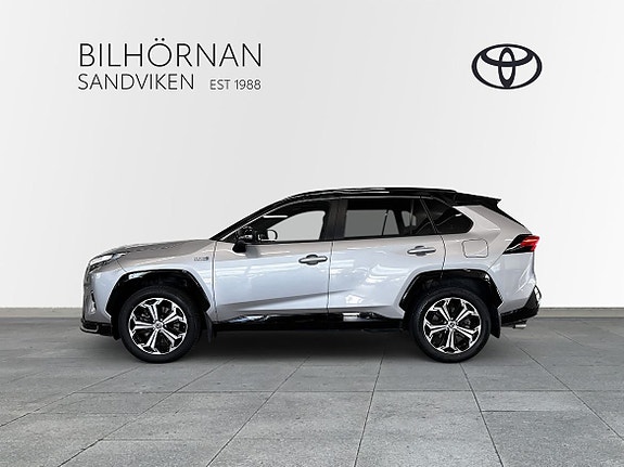 Toyota RAV4 4 of 13