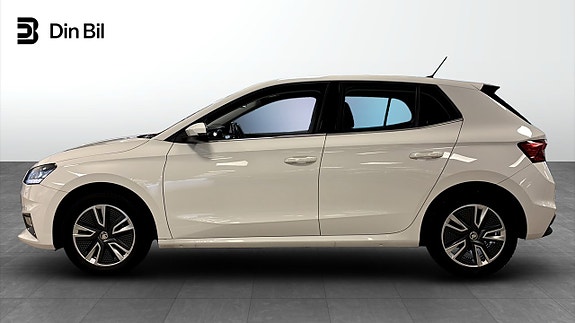 Skoda Fabia 2 of 12