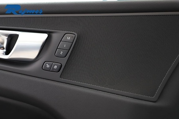 Volvo XC60 11 of 24