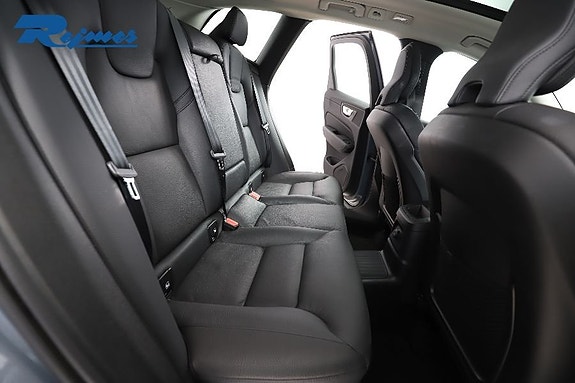 Volvo XC60 10 of 24