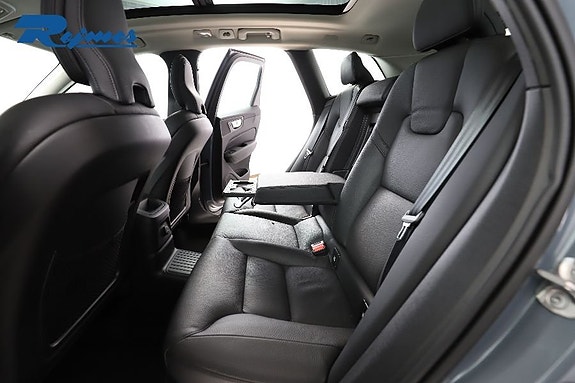 Volvo XC60 9 of 24