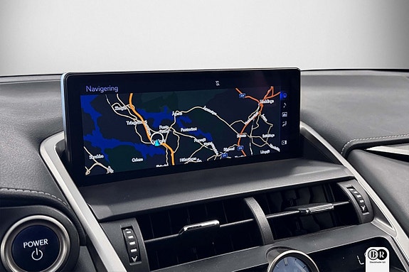 Lexus NX300h 11 of 17
