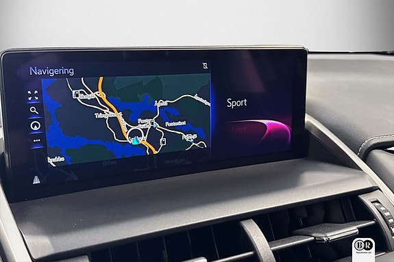 Lexus NX300h 13 of 17