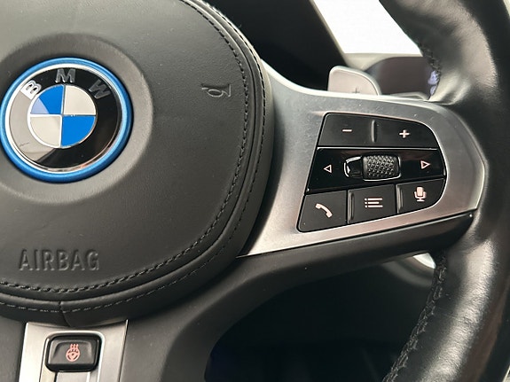 BMW 330e 18 of 30