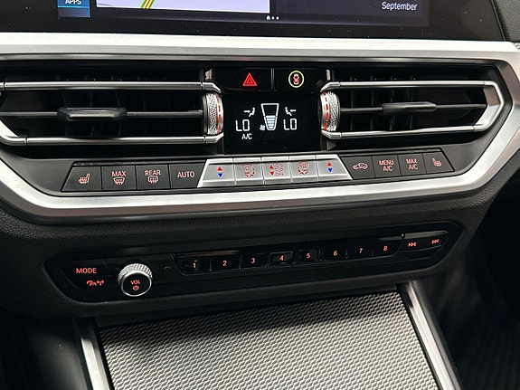 BMW 330e 23 of 30