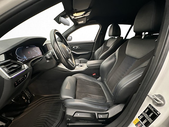 BMW 330e 13 of 30