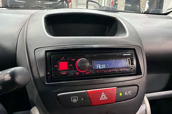 Peugeot 107 11 of 17