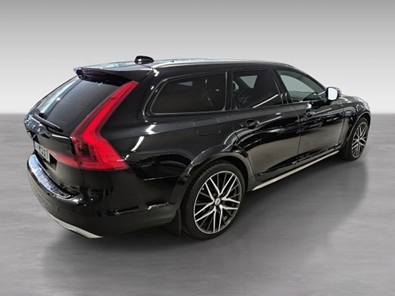 Volvo V90 Cross Country 5 of 12