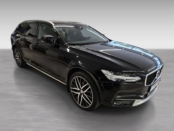 Volvo V90 Cross Country 3 of 12