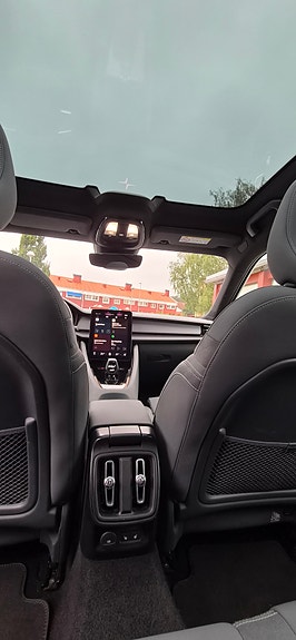 Polestar 2 7 of 8