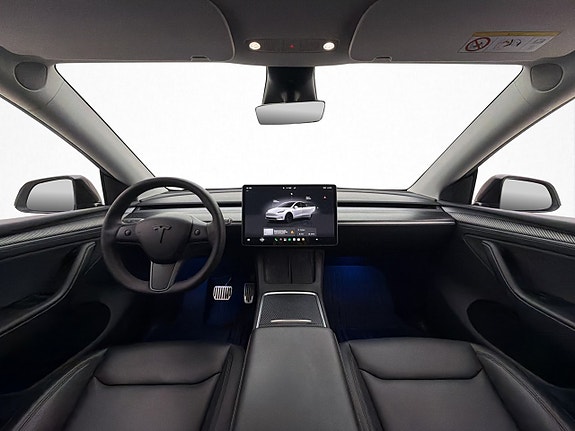 Tesla Model Y 25 of 30