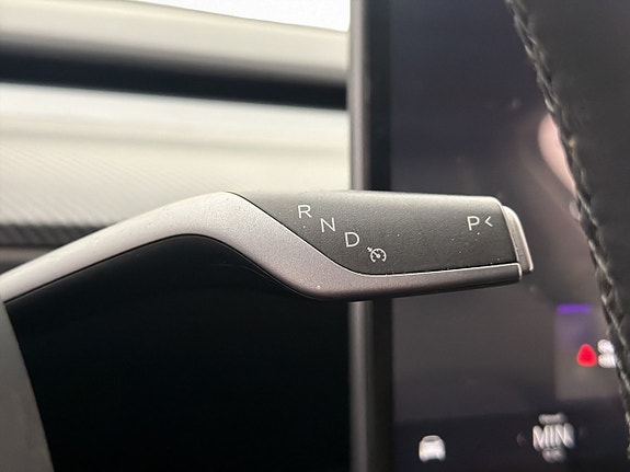 Tesla Model Y 17 of 30