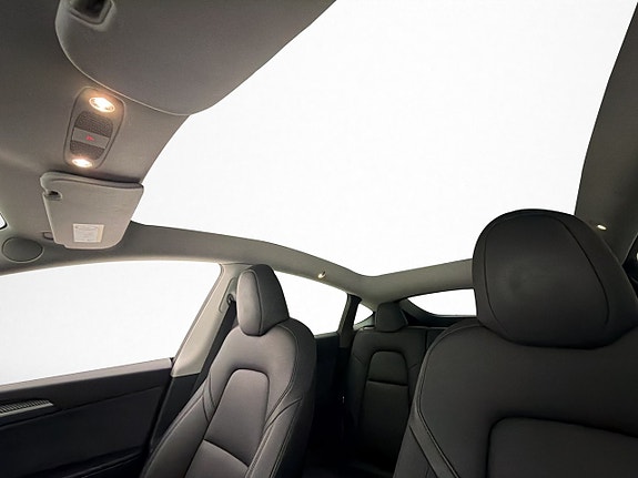 Tesla Model Y 13 of 30