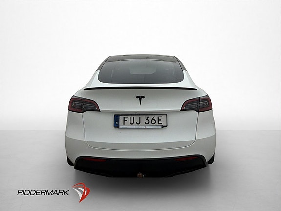 Tesla Model Y 8 of 30
