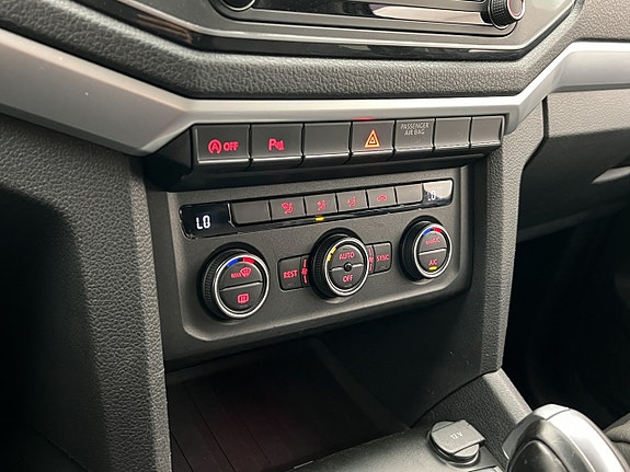 Volkswagen Amarok 25 of 30