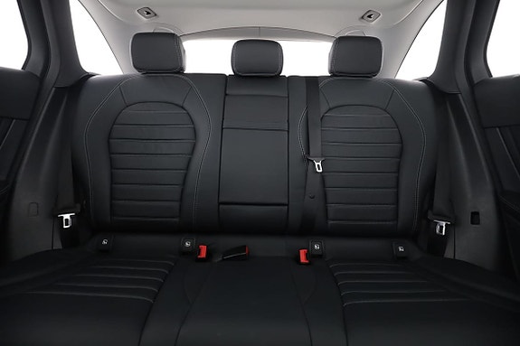 Mercedes-Benz GLC300 de 16 of 30