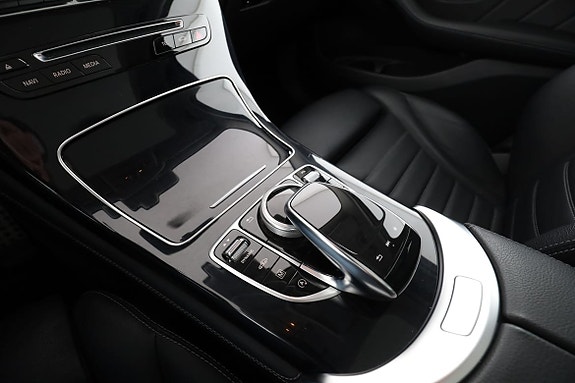 Mercedes-Benz GLC300 de 26 of 30