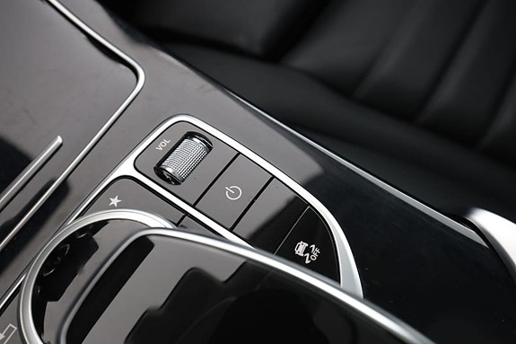 Mercedes-Benz GLC300 de 30 of 30