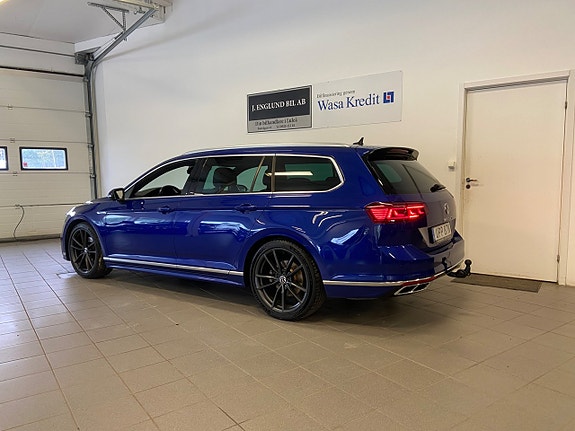 Volkswagen Passat 4 of 9