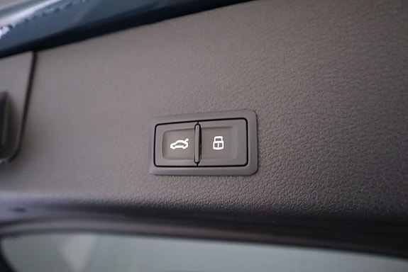 Audi e-tron 24 of 24